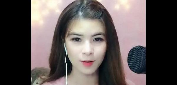  Em gái Việt Hot Uplive